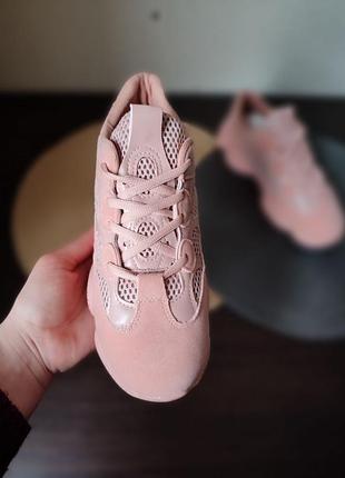 Пудровые розовые кроссовки кеды изи 5002 фото