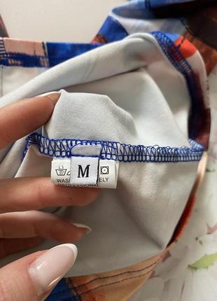 Крута міні сукня в яскравий принт з оригінальними рукавами р.м4 фото