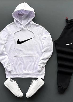 Спортивный мужской костюм nike