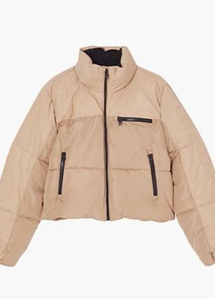 Новая оригинальная куртка calvin klein.