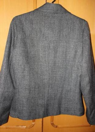 Серый пиджак на замке5 фото