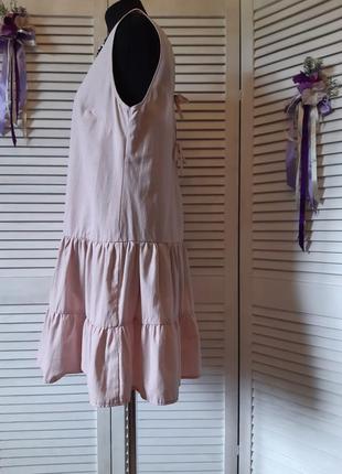 Нежное, розово нюдовое мини платье в воланы, рюши, оборки с завязками сзади3 фото