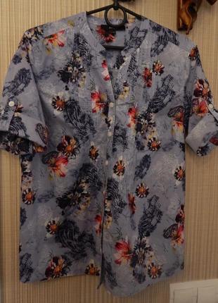 Летняя блуза-рубашка серо-голубого цвета с цветочно-восточным принтом3 фото