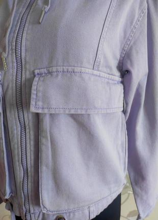 Трендова куртка с накладними кишенямя лавандового кольору!4 фото