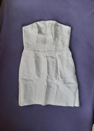 Святкова сукня з відкритими плечима