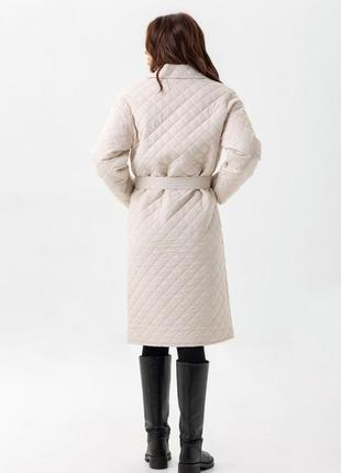 Пальто женское миди средней длины стеганое деми, демисезонное, осеннее, весеннее молочное5 фото