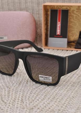 Фирменные солнцезащитные  очки matrix polarized mt8677 в матовой оправе