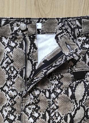 Шикарная юбка карго с накладными карманами/ принт питон3 фото