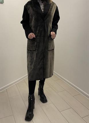 Продам пальто дуже стильне з натуральної вовни1 фото