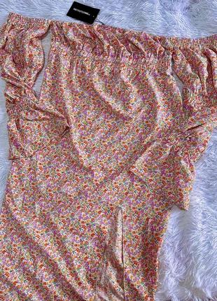 Нежное платье-сарафан prettylittlething в цветочный принт со спущенными рукавами2 фото