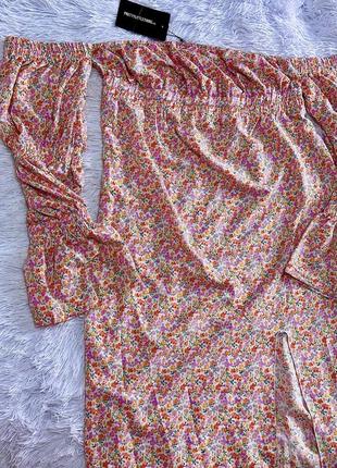 Нежное платье-сарафан prettylittlething в цветочный принт со спущенными рукавами3 фото