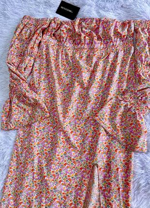 Нежное платье-сарафан prettylittlething в цветочный принт со спущенными рукавами4 фото