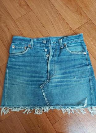 Стильная джинсовая юбка, levi's размер с1 фото