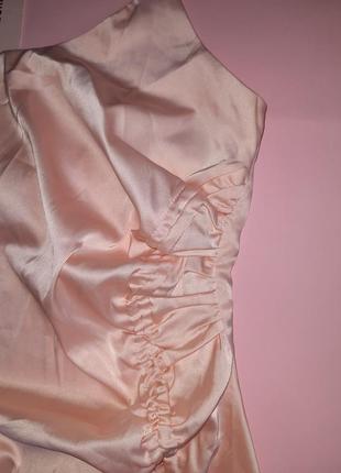 Атласное платье в нежно персиковом цвете missguided4 фото
