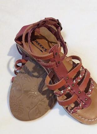 Новые  босоножки