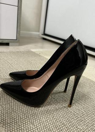 Кожаные туфли лодочки на каблуке в стиле le silla