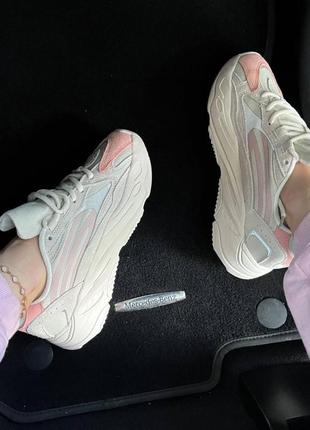 Женские кроссовки adidas yeezy boost 700 v2 pink cream / smb2 фото