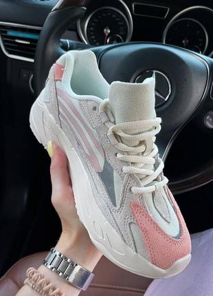 Жіночі кросівки adidas yeezy boost 700 v2 pink cream / smb8 фото