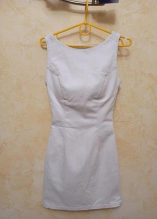 Катоновое платье с открытой спиной