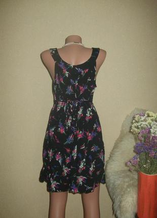 Нежное платье с цветочным принтом2 фото