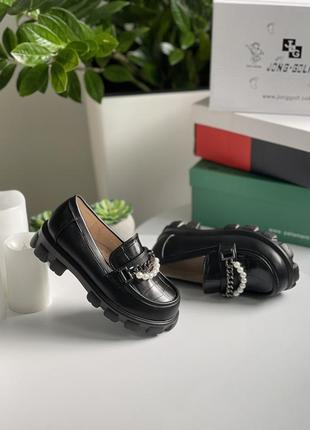 Туфлі для дівчинки чорні з намистом від jong golf