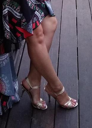Золотисті босоніжки bаt'a