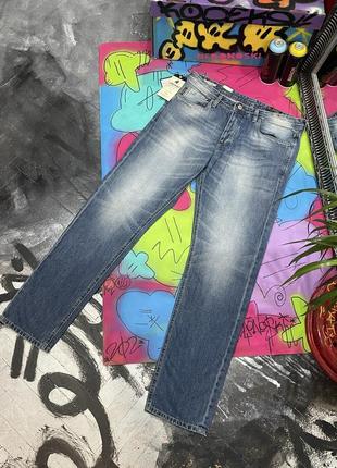 Завужені джинси з фабричним потертостями jack and jones mike comfort fit