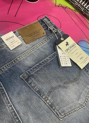 Зауженные джинсы с фабричным потертостями jack and jones mike comfort fit7 фото