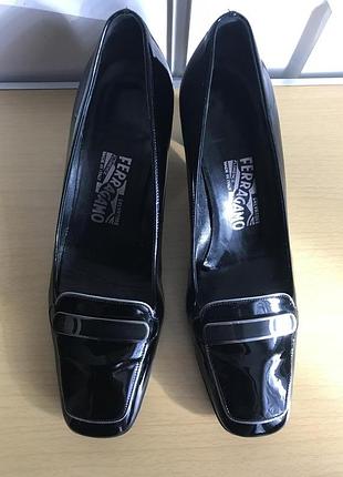 Шикарні туфлі salvadore ferragamo