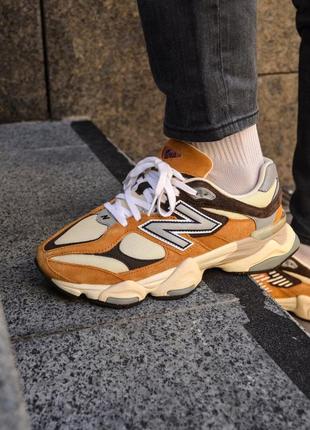 Мужские замшевые демисезонные кроссовки new balance 9060. цвет оранжевый с бежевым