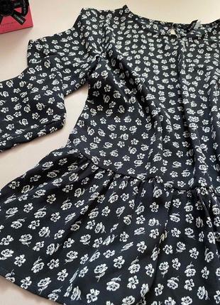 Красивая легкая блуза с баской в цветочный принт р. s4 фото