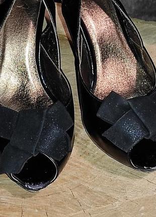 Berkonty~італійські шкіряні босоніжки р 39