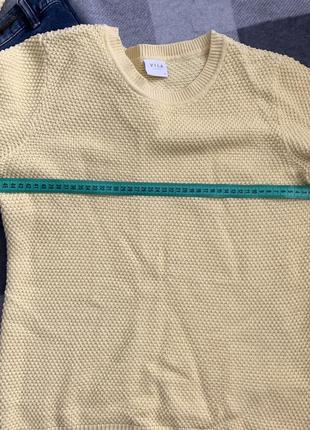 Нежно желтый свитер, размер м4 фото