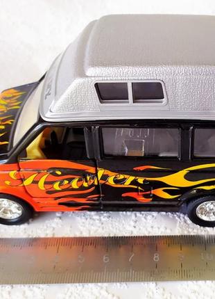 Мікроавтобус luxury van інерційна модель авто кузов метал4 фото
