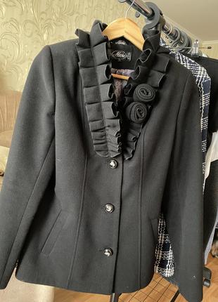 Елегантне нове пальто сезон весна-осінь