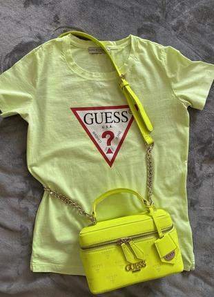 Футболка лимонного кислотного салатового цвета guess оригинал6 фото