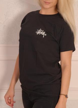 Чорна класична футболка stussy