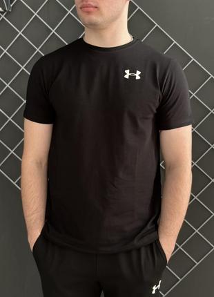 Футболка чорна under armour