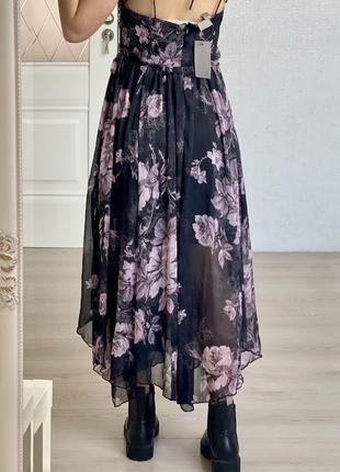 Фатинове чорне квіткове плаття на бретельках довжини міді з розрізами розміру s8 фото