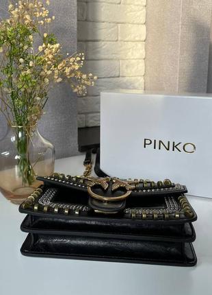 Брендовая женская кожаная сумка pinko натуральная кожа черная с заклепками люкс темное золото логотипами сумочка5 фото