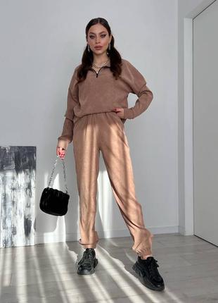 Жіночий спортивний костюм прогулянковий коричневий мокко вельветовий з джогерами худі весняний