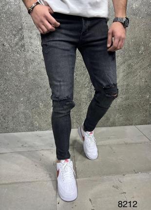 Стильные зауженные джинсы с потертостями рваные премиум качества2 фото
