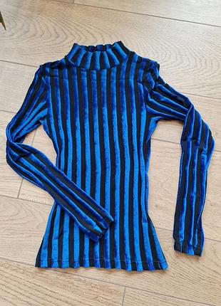 Дуже ефектний гольфик гарного кольору