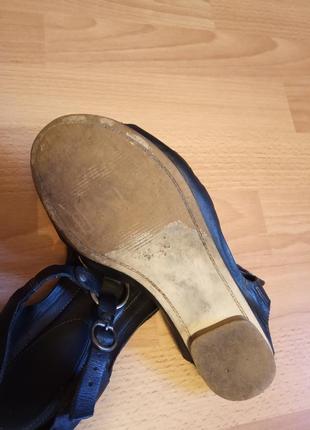 Брендовые,кожаные босоножки,сандалии,шлепки,38р,от бренда bronx10 фото
