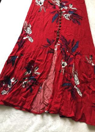 Стильная юбка миди р. s в цветочный принт красная с пуговицами спідниця міді9 фото