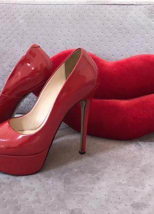 Туфли неистового красного цвета 37 размер8 фото