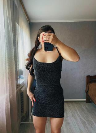 Мерехтлива сукня по фігурці7 фото
