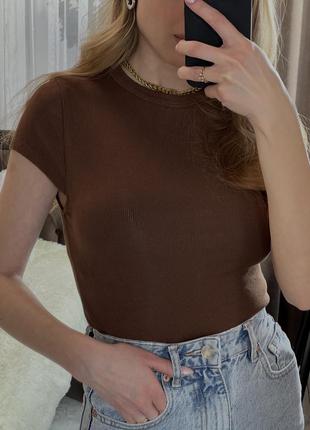 Базовая футболка в рубчик от bershka😍