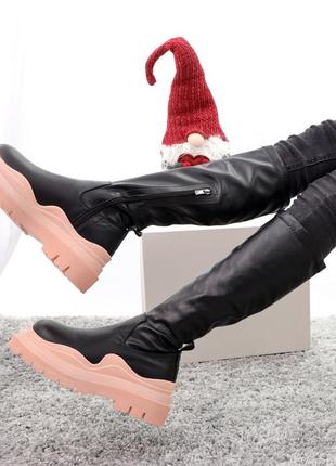 Зимові жіночі  шкіряні  високі чоботи bottega venetta black pink (черевики боттега на хутрі чорні з рожевим)