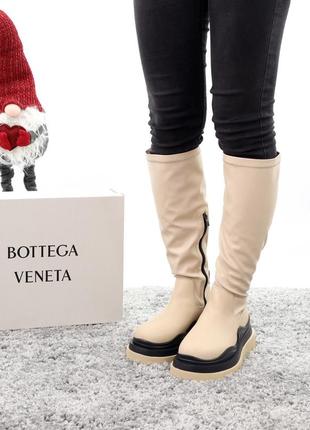 Зимові жіночі  шкіряні  високі чоботи bottega venetta biege (бежеві черевики боттега на хутрі з флісом)4 фото